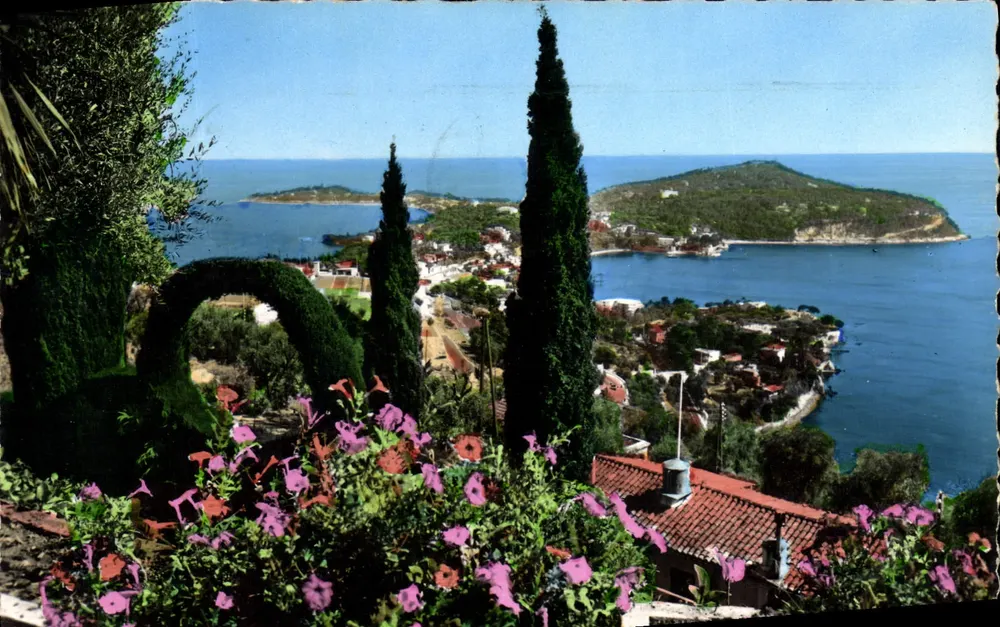 St Jean Cap Ferrat — Vista geral — As Edições « Mât » de Cimiez - Frente