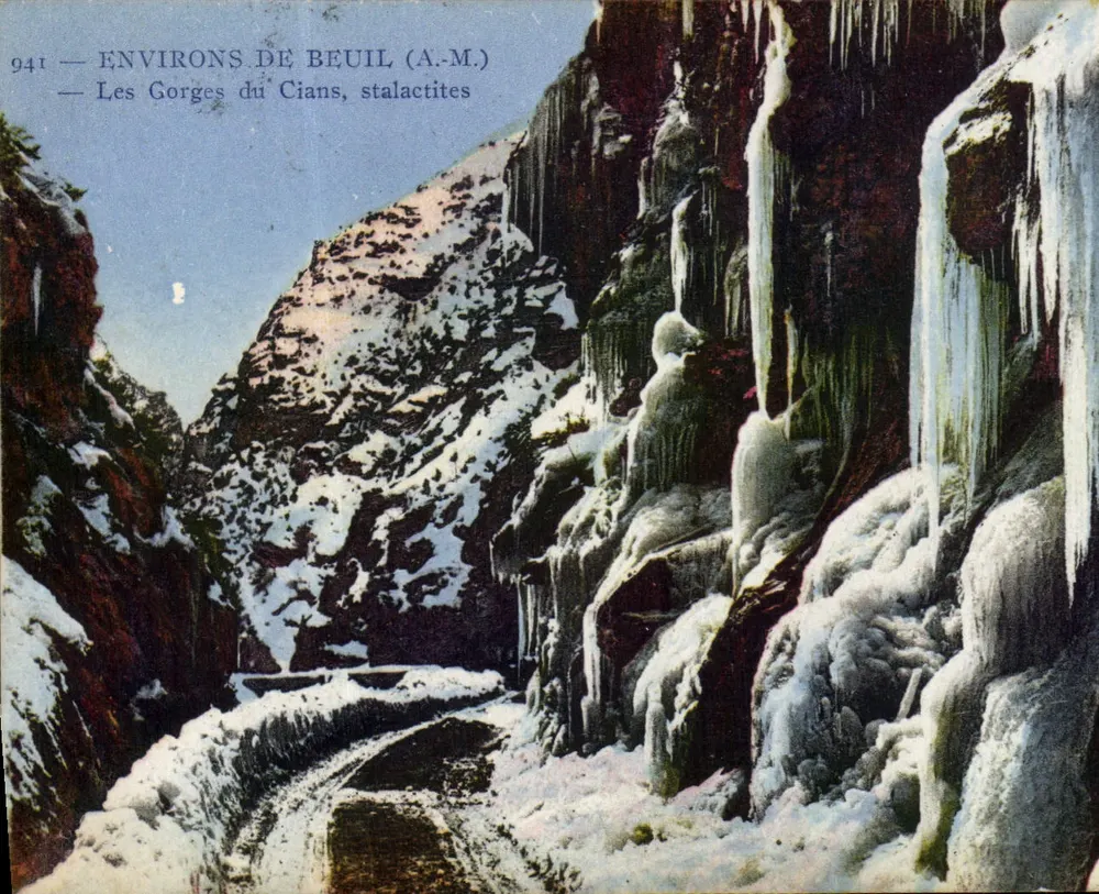 Ao redor de Beuil (A.M.) — As Gorges do Cians, estalactitas — Fotocor A.D.I.A. Strochi, Nice - Frente
