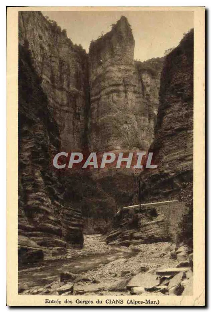 Entrée des Gorges du CIANS — vue des falaises et du lit de rivière — Cliché Olivier, photographie à Deuil (Alpes-Mar.) - Frente