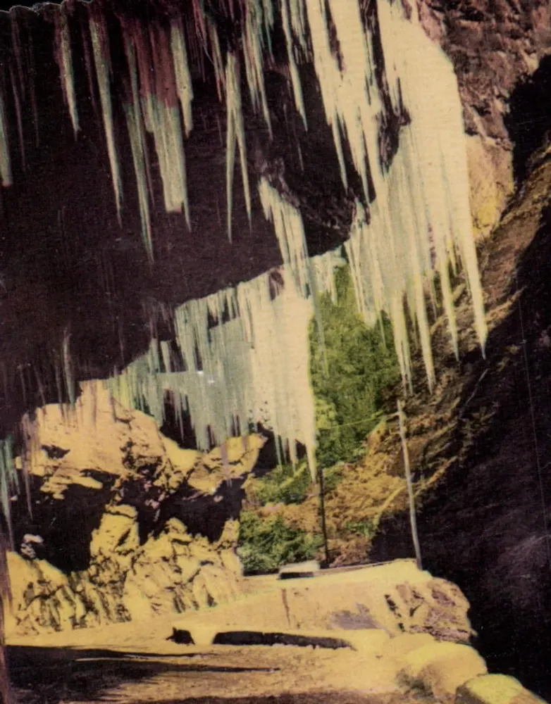 Gruta de Beuil — Rodovia do Cians — Cliché Olivier - Frente