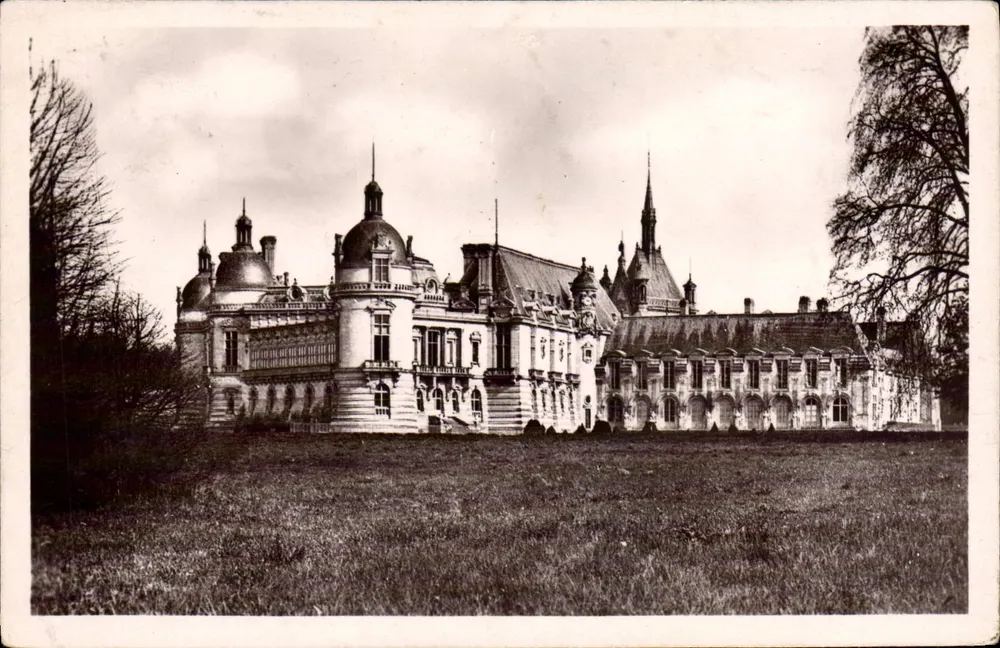Zamek w Chantilly — widok z parku — Levy i Neurden Zjednoczeni, Paryż, Druk LL. - Awers