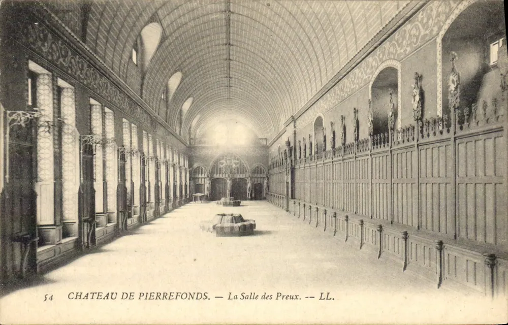 Schloss Pierrefonds — La Salle des Preux — LL. - Vorderseite