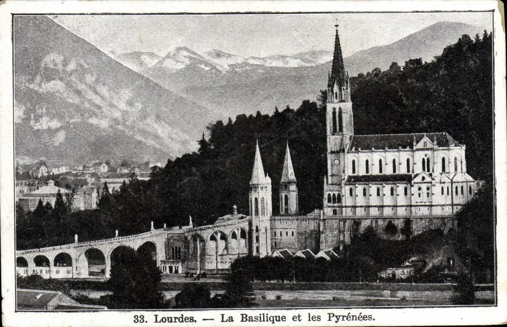 Lourdes — A Basílica e as Pirineus — Editor desconhecido, n° 33 - Frente