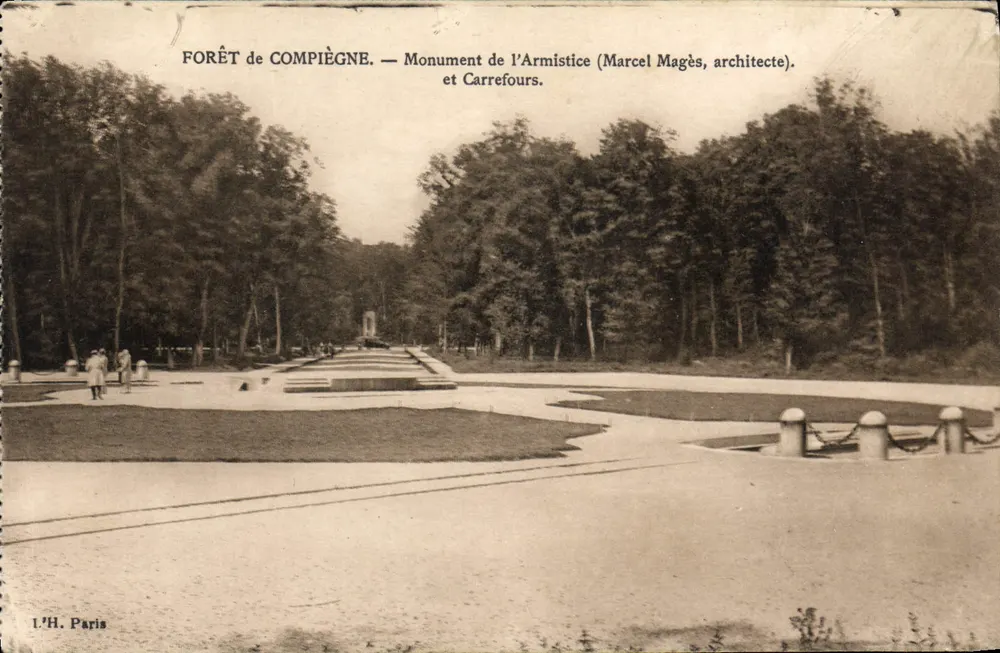 Wälder von Compiègne — Armistiz-Denkmal (Marcel Magès, Architekt) und Kreuzungen - Vorderseite