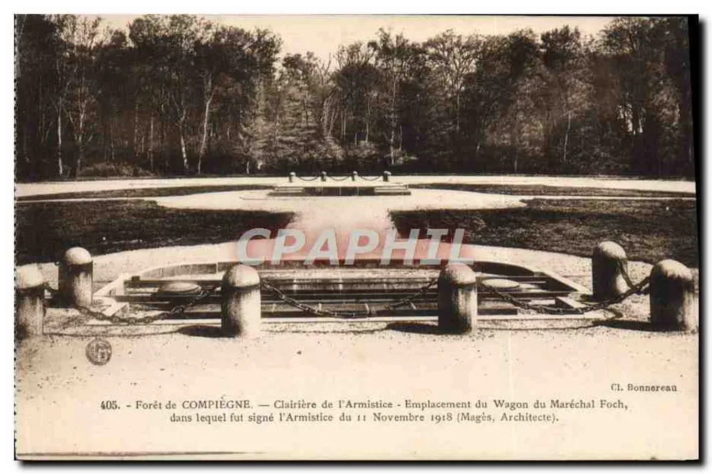 Forêt de Compiègne — Armistice-Clairière — Standort des Wagens des Marschalls Foch, 11. November 1918 (Magès, Architekt) - Vorderseite