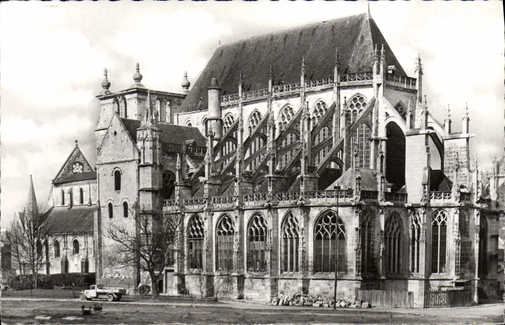 Beauvais — A Igreja de São Etienne — Foto à l'Étale - Frente