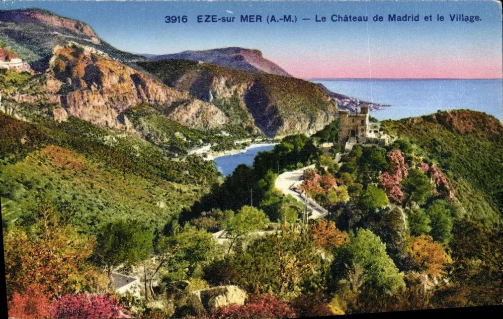 EZE-sur MER (A.-M.) — Schloss Madrid und das Dorf. - Vorderseite