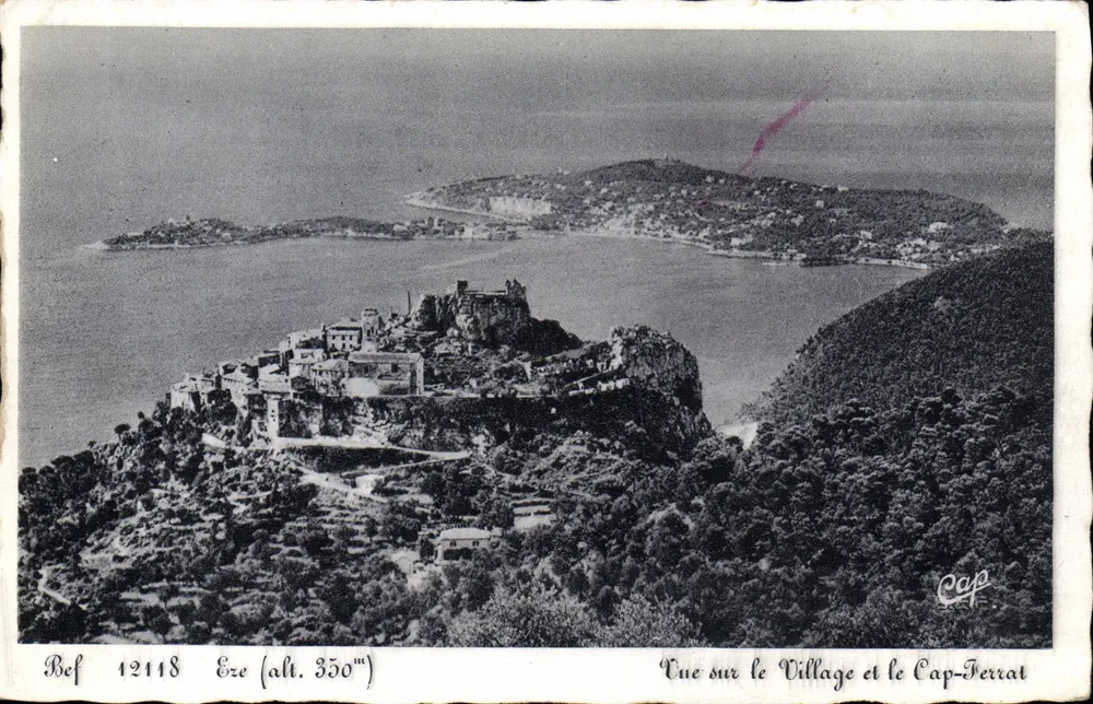 Eze (Höhe 350m) — Ansicht des Dorfes und des Cap-Ferrat — Cap - Vorderseite
