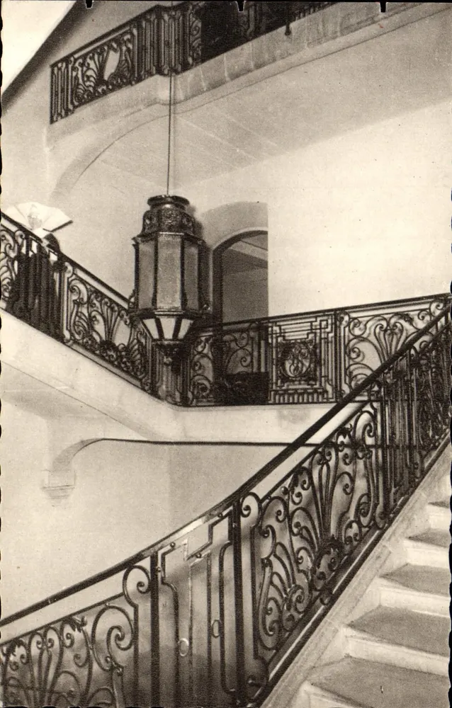 Interieur van de Rusthuis Montolieu — trap en balustrade van gesmeed ijzer — uitgever Les Artistes Paysagistes (Aiguesperse) - Voorkant