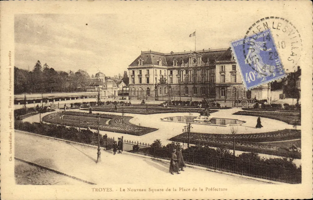 Troyes - Der neue Platz der Präfekten-Platz — Ca. Granddider, photo-Verlag Troyes - Vorderseite