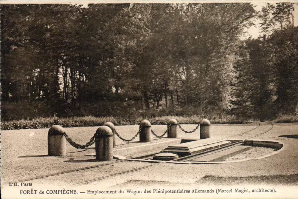 Wald von Compiègne — Standort des Wagens der deutschen Plenipotentiäre — Marcel Magès, Architekt - Vorderseite
