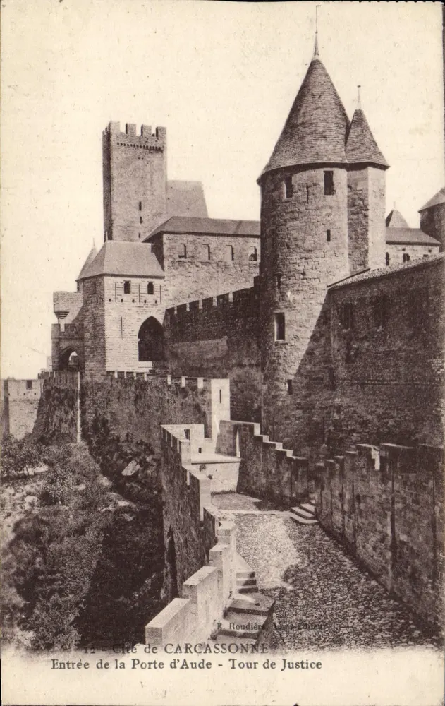 Carcassonne — Eingang zur Porte d'Aude - Tour de Justice — Edition R. Rondié - Vorderseite