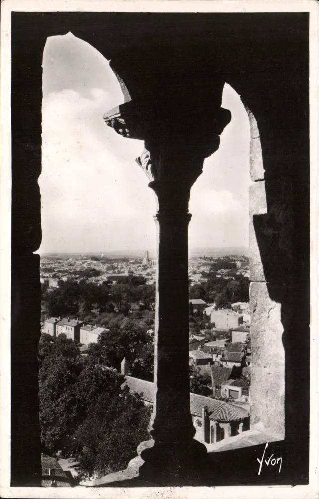 Carcassonne — Perspectiva da cidade baixa vista da Torre da Justiça — Yvón - Frente