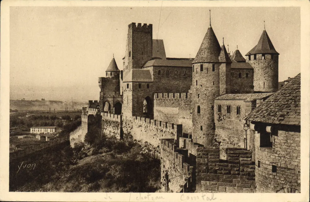O castelo Comtal — Carcassonne (Aude) — Éditions d'Art Yvon - Frente
