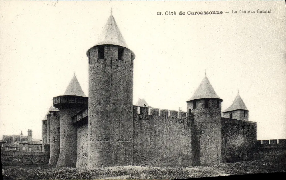 Cidade de Carcassonne — O Castelo Comtal — Impr. Phot. A. Thiriat, Toulouse - Frente