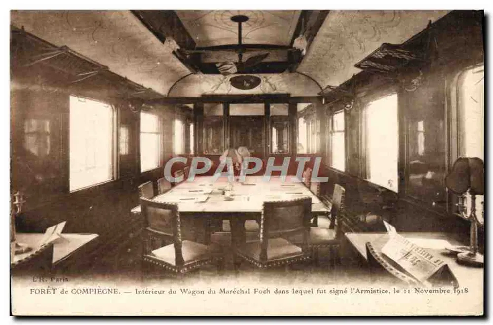 Innenraum des Zuges des Marschalls Foch in Compiègne — Ort, an dem der Waffenstillstand am 11. November 1918 unterzeichnet wurde — L.H. Paris - Vorderseite