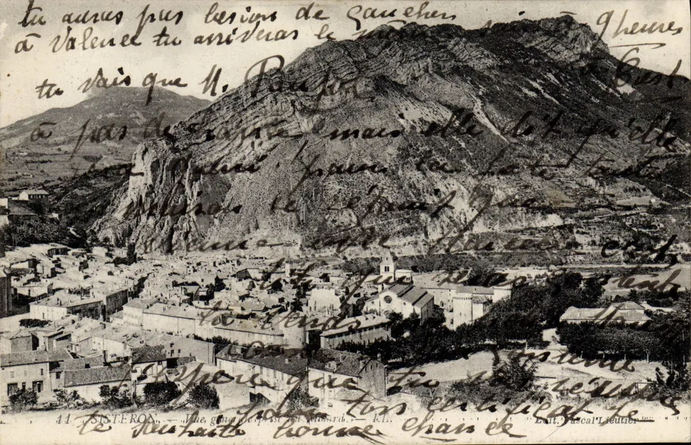 Sisteron — vista geral do norte — editor Pascal Lieutier, n° 11 - Frente