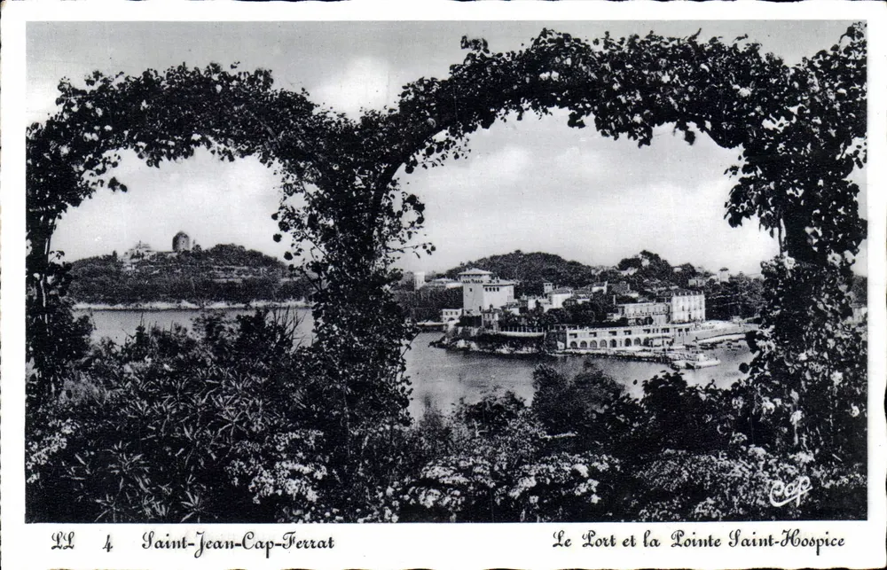 Saint-Jean-Cap-Ferrat — Der Hafen und die Pointe Saint-Hospice — C* des Arts Schiltzbourg - Vorderseite