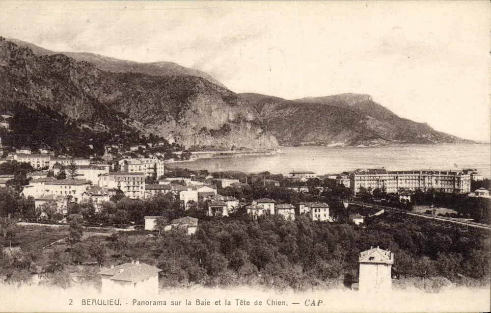Beaulieu - Panorama über die Bucht und den Kopf des Hundes — CAP. - Vorderseite