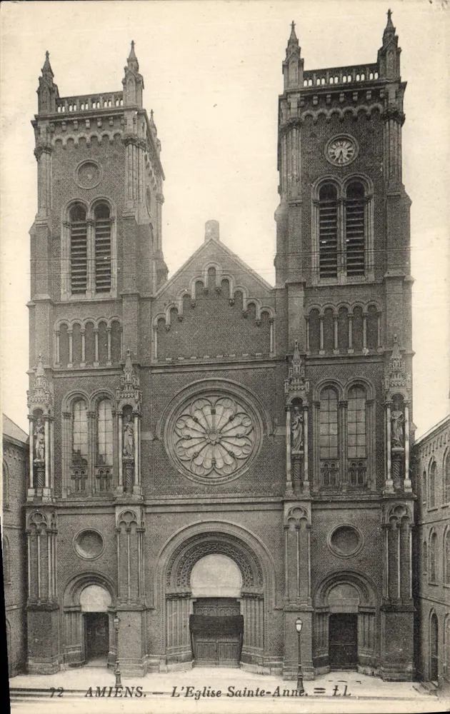 Amiens — A Igreja de Santa Ana — LL - Frente