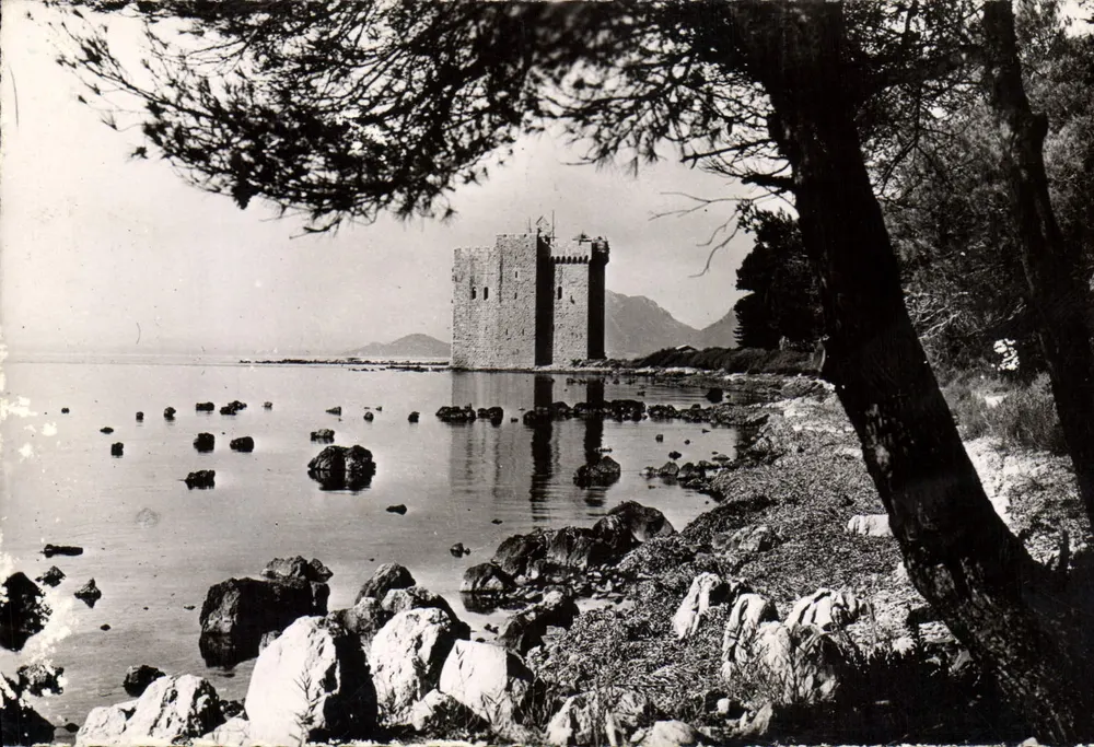Moderne Ansichtskarte Insel Lerins Saint Honorat Das alte befestigte Kloster - Vorderseite