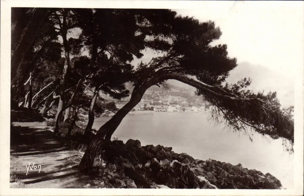 Vista do Cap Martin — Menton, Alpes-Maritimes — Yvon - Frente