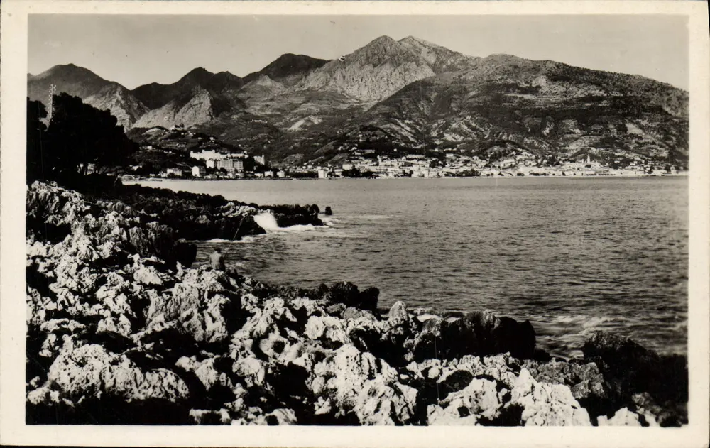 Menton — Vista general tomada desde el Cap Martin — editor Réal Photo, París, n° 103 - Anverso