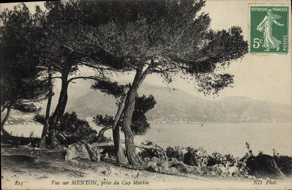 Visão de MENTON, tirada do Cap Martin — ND Fot. — n° 825 - Frente