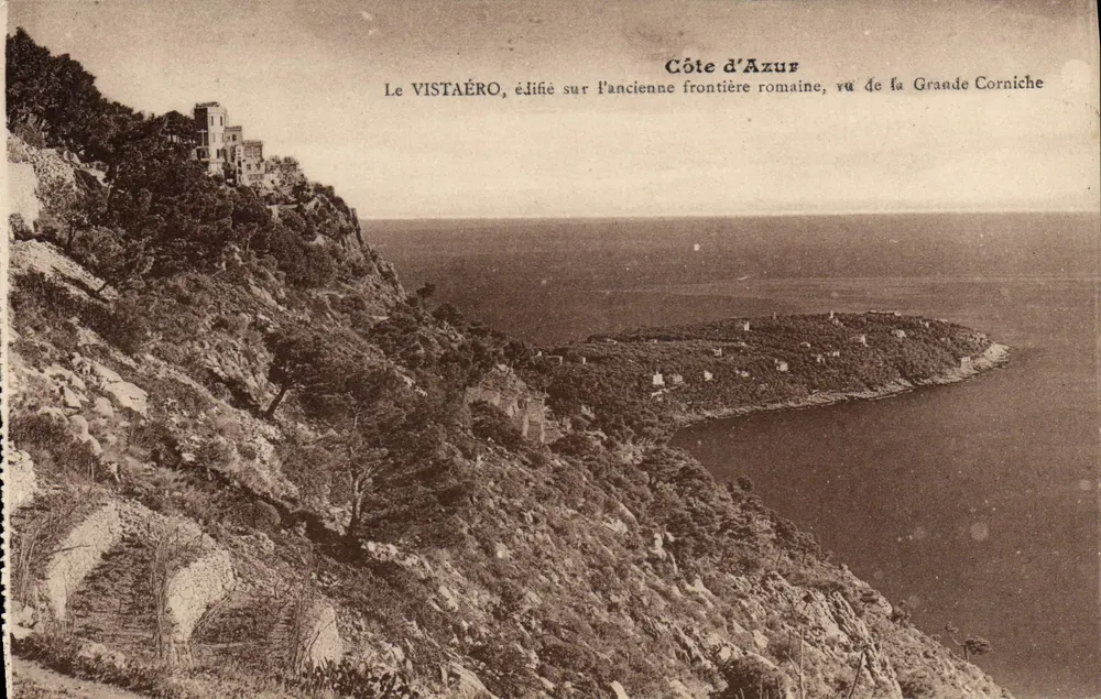 O VISTAÉRO, construído sobre a antiga fronteira romana, visto da Grande Corniche — Costa do Azul - Frente