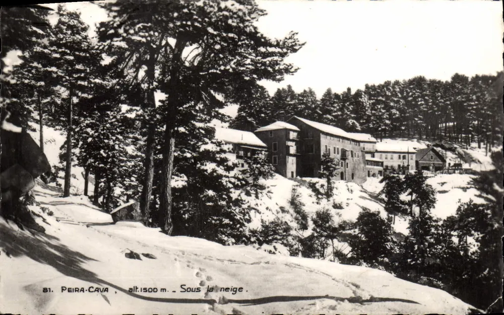 Peira-Cava, alt. 1500 m. — Sob a neve — Edições MAR - Frente