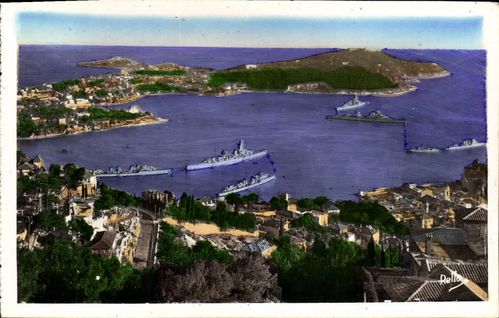 Die Flotte in der Bucht von Villefranche und Cap Ferrat — Éditions REILLA, Sammlung « La Côte d'Azur » - Vorderseite