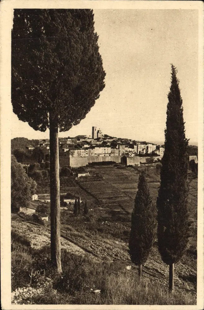 Saint-Paul (Alpes-Maritimes) — Allgemeiner Blick durch die Zypressen — Les Éditions d'Art Yvon - Vorderseite