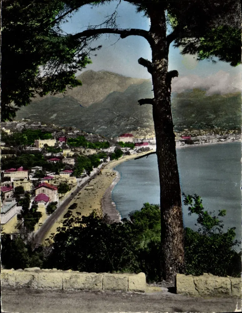 Menton — Vista tirada do Cap Martin — Edições do Globo, Paris - Frente