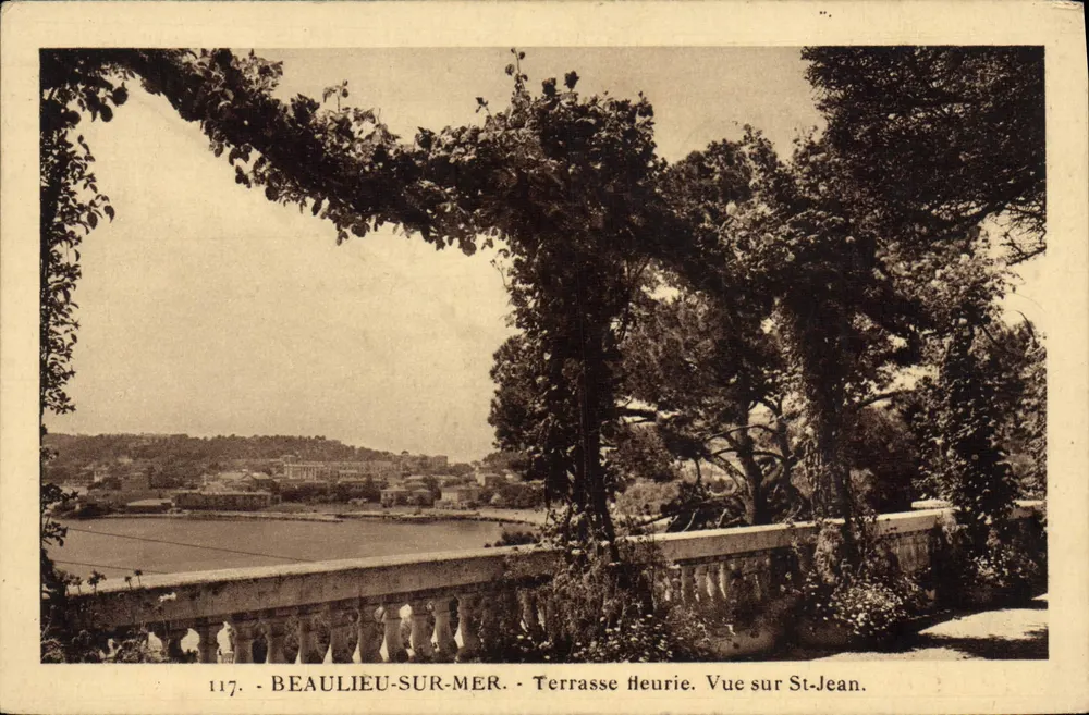 Beaulieu-sur-Mer — Blühende Terrasse. Ausblick auf St-Jean — Ausgabe 'La Cigogne' n°117 - Vorderseite