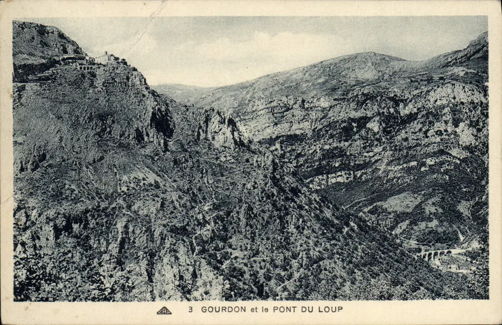 Gourdon y el Puente del Lobo — vista panorámica — Tarjeta postal antigua 3 - Anverso