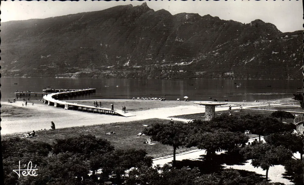 Aix-les-Bains — De strand en de Dent du Chat — Uitgave TELÉ - Voorkant