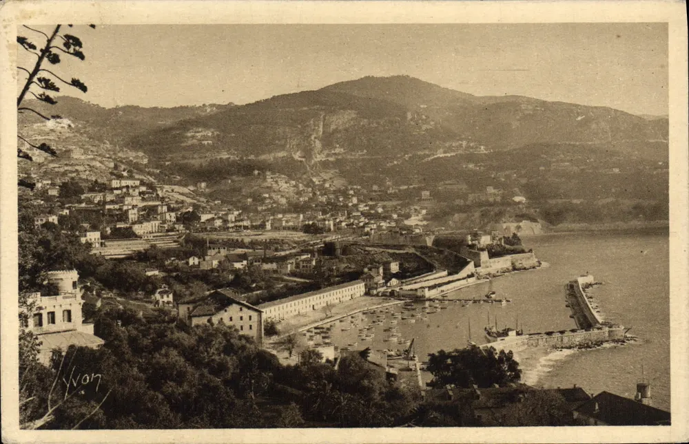 Villefranche-sur-Mer — Blick auf den Hafen und die Berge — Künstleredition YVON, n° 167 - Vorderseite