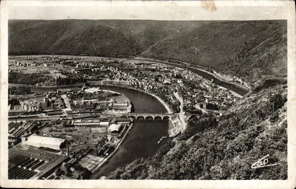 Revin — Vue générale - Boucle de la Meuse — Les 3 ponts — éditeur REAL-PHONO C.A.F. - PARIS - Vorderseite