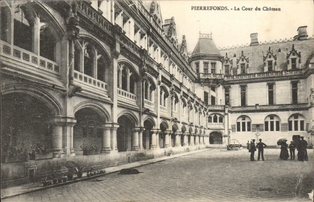 Pierrefonds - A Cour do Castelo — Décalle, número de série não visível - Frente