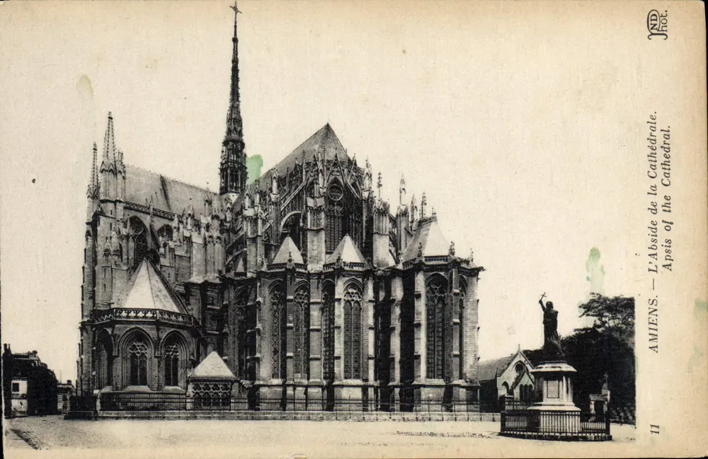 Amiens — A Abside da Catedral — Fot. de Brefuil - Frente