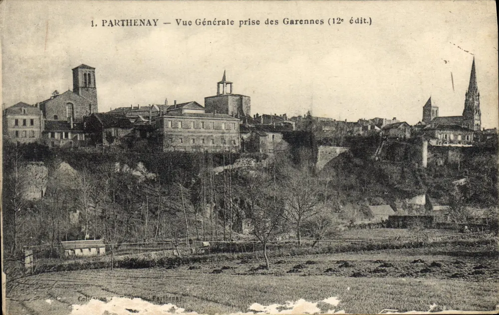 Parthenay — Vue Générale prise des Garennes — éditeur Gollion, 12e édit. - Vorderseite