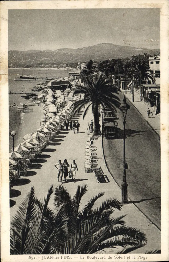 Juan-les-Pins — Der Boulevard du Soleil und der Strand — Verlag MOUARD - Vorderseite