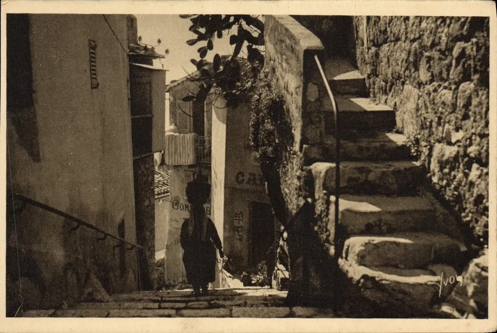 Éze — Una vieja calle del pueblo — Editor: Les Éditions d'Art Avon - Anverso