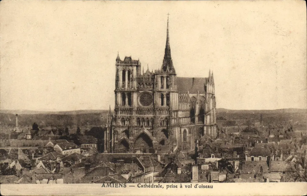 Amiens — Kathedrale, aus der Luft aufgenommen — L. Caron - Vorderseite