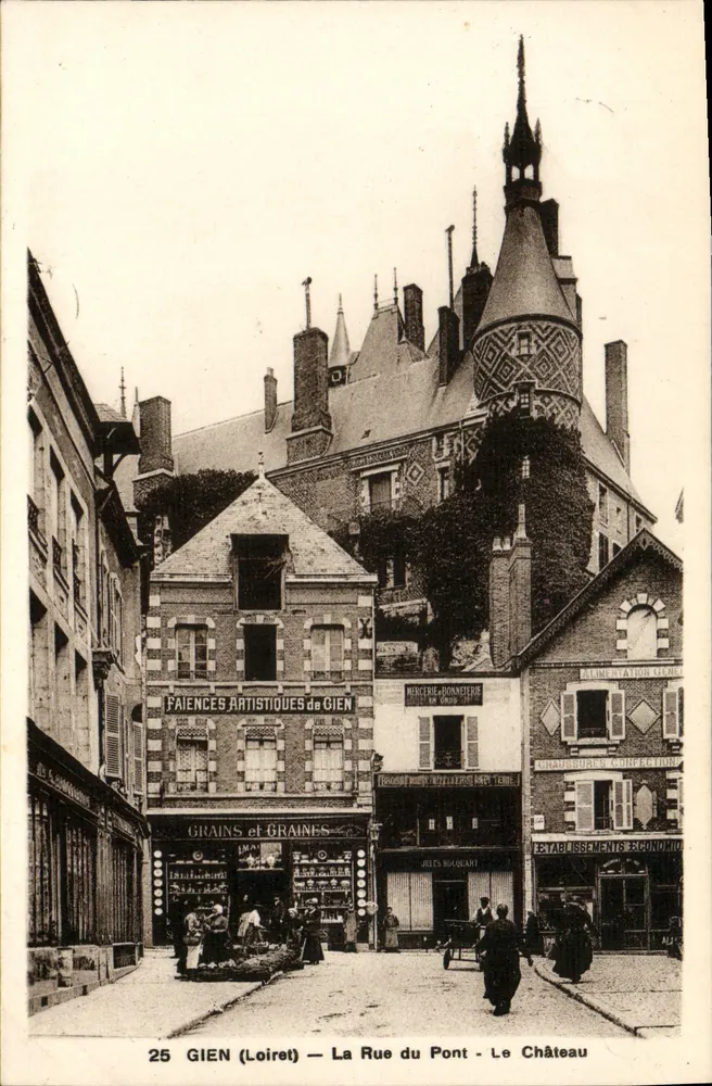 Gien (Loiret) — A Rue du Pont — O Castelo — Editor L. Lenormant, Orléans, n°25 - Frente