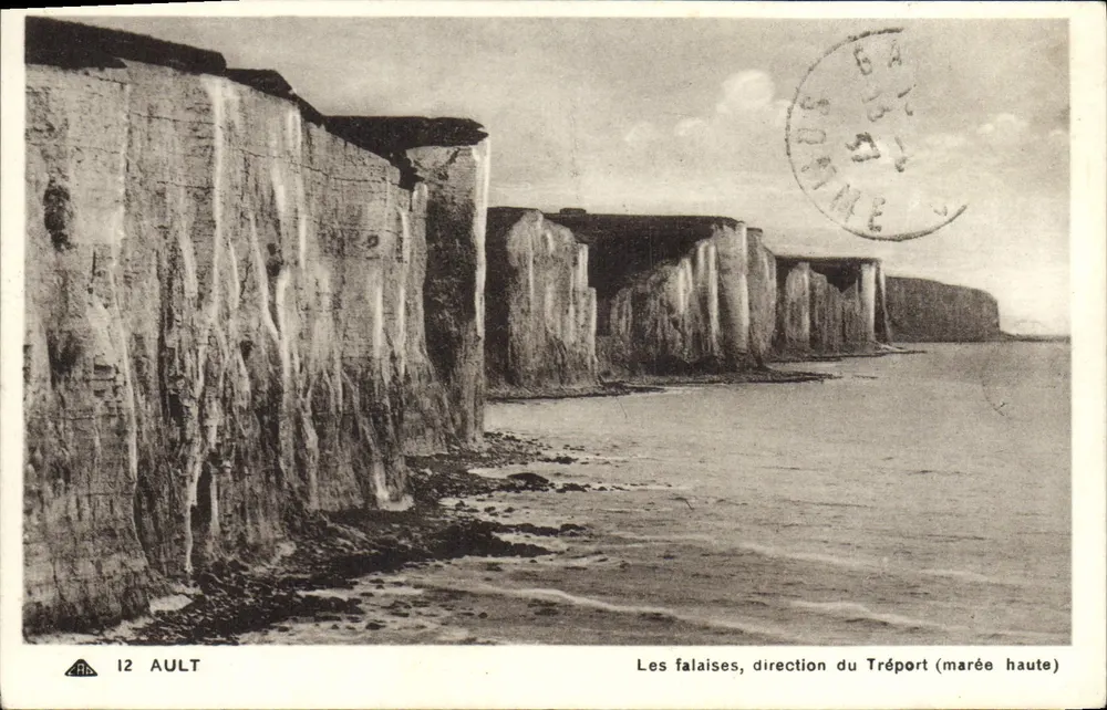 The Cliffs, towards Tréport (high tide) — Ault — publisher Ault, no. 12 - Front