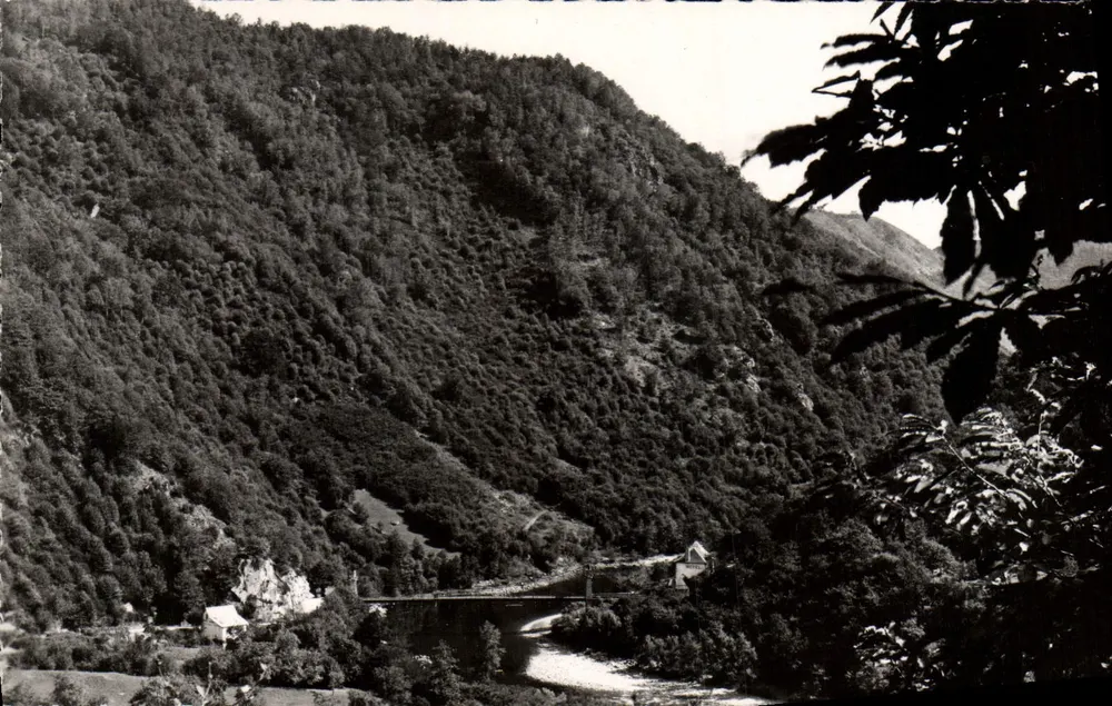 Gorges der Dordogne — Pont des Lacs — Servières-le-Château — Edition La Cigogne, S. Parte Jourdan - Vorderseite