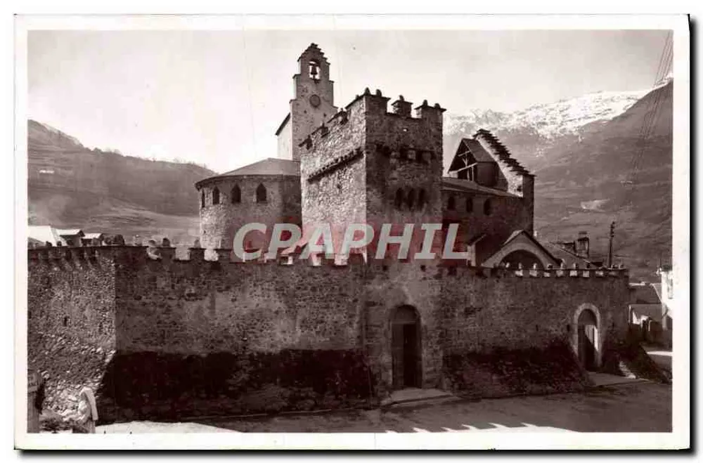 Luz — Igreja fortificada (séculos XII e XIII) chamada « dos Templários » — Édit. Quinart - Lourdes, n° 204 - Frente