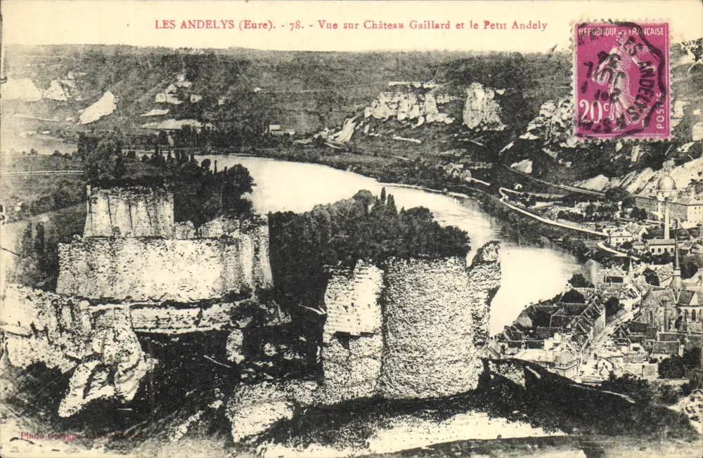 Les Andelys (Eure) — Ansicht von Château Gaillard und Petit Andely — Foto Georges Lévy, Plaisir - Vorderseite