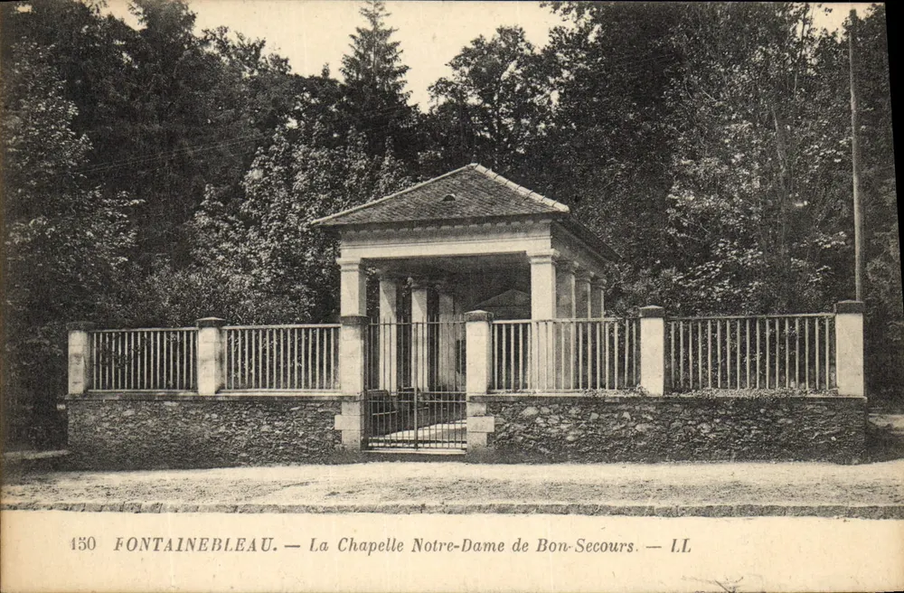 Fontainebleau — Kapelle Notre-Dame de Bon-Secours — LL - Vorderseite